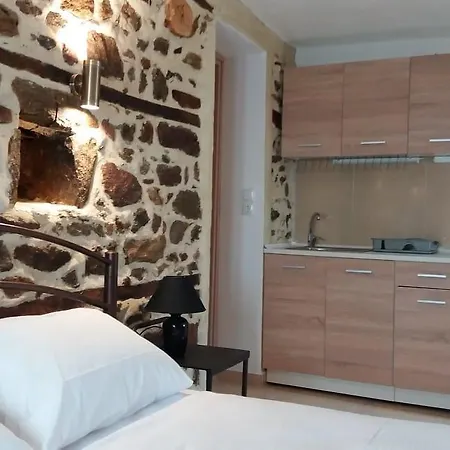 Marianthi's Stone House * 圣尼古拉奥斯